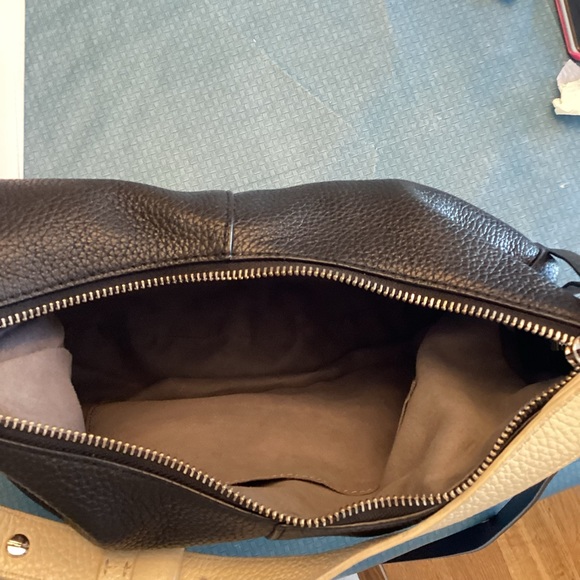 Vince  Camuto black leather hobo bag - Picture 6 of 10